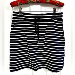 🎉Navy/White striped skirt - Size Medium